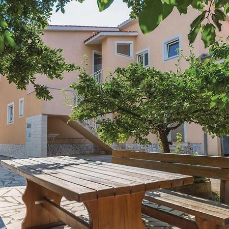 Apartmani Valdebek Pula Exteriör bild